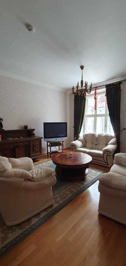 Cozy Apartment On The Town Hall Square ทาลลินน์ ภายนอก รูปภาพ